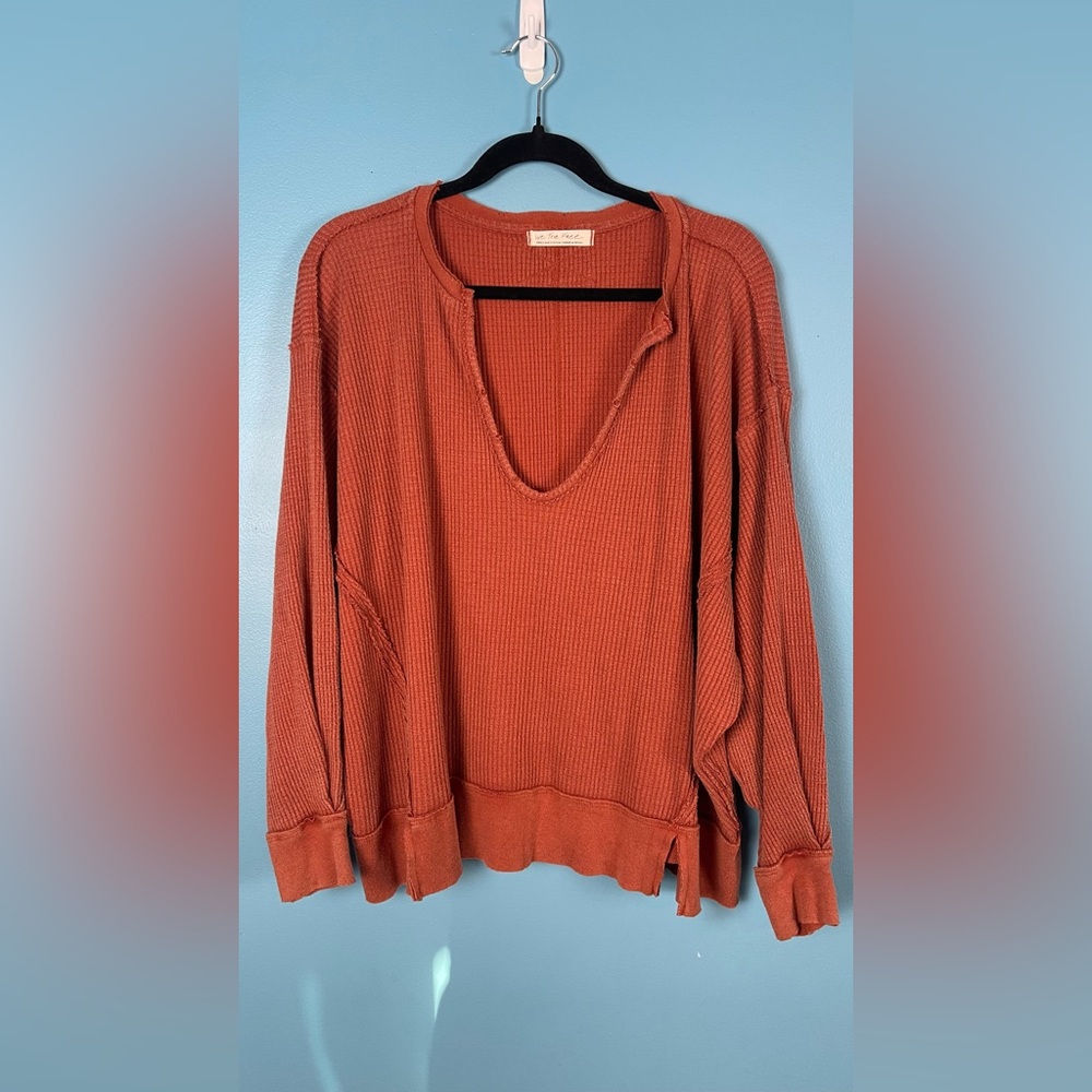 WE THE FREE BUTTERCUP THERMAL TEE SIZE SMALL